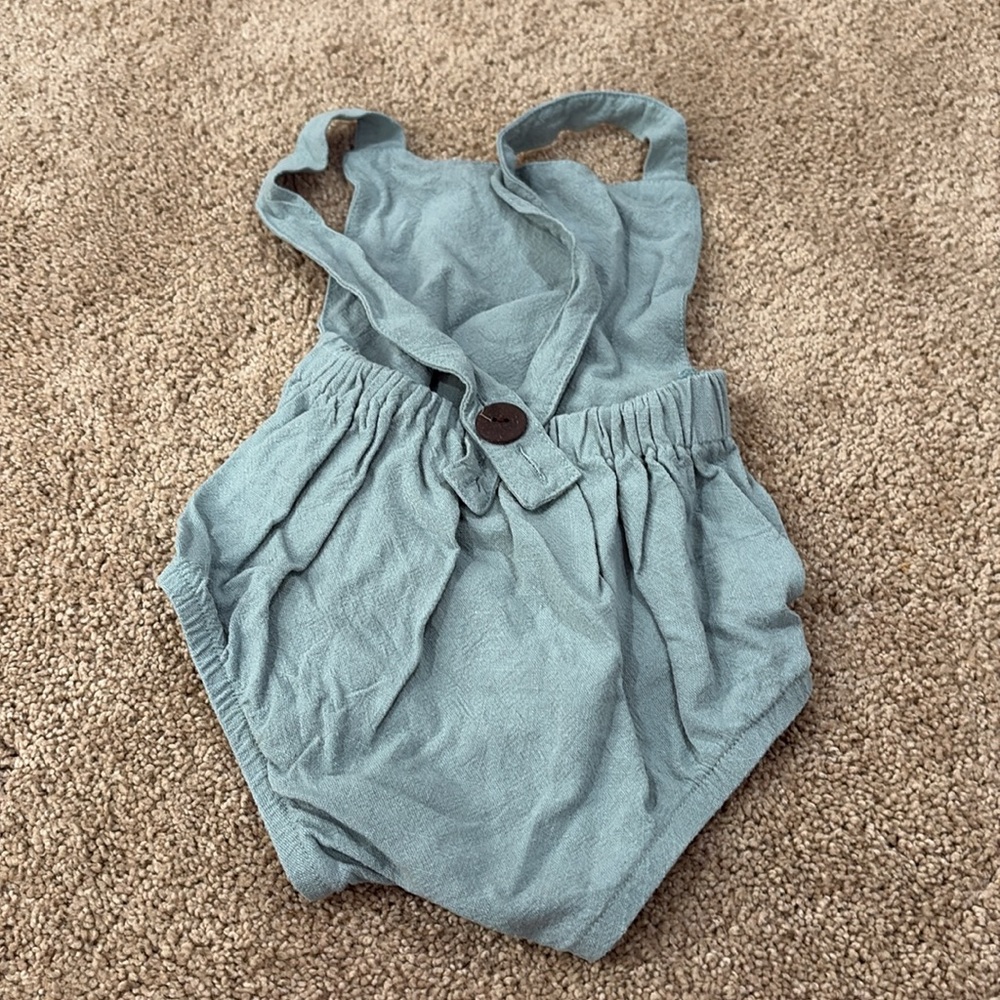 First birthday hand embroidered linen bubble romper - Picture 3 of 4